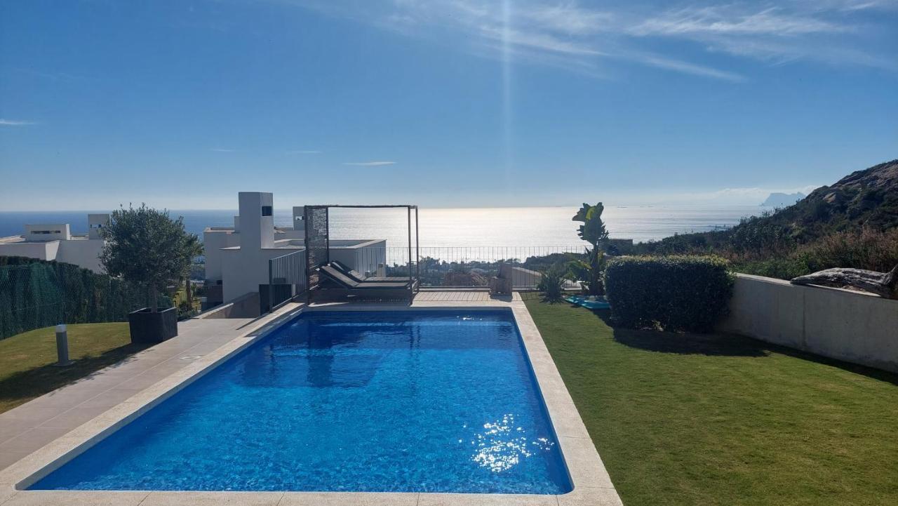 2260-Luxury Villa With Private Pool And Seaview Манилва Экстерьер фото