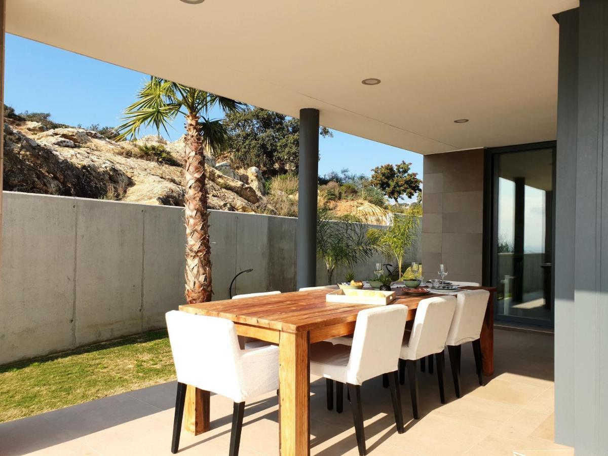 2260-Luxury Villa With Private Pool And Seaview Манилва Экстерьер фото