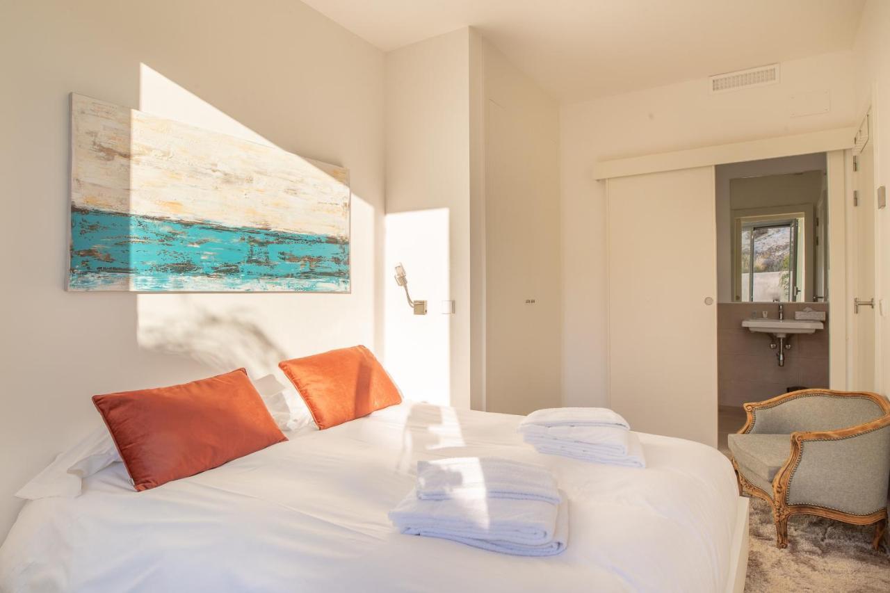 2260-Luxury Villa With Private Pool And Seaview Манилва Экстерьер фото