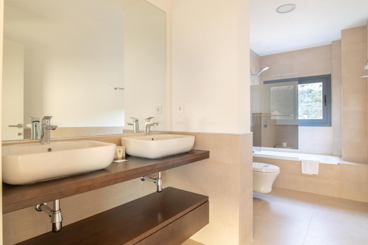 2260-Luxury Villa With Private Pool And Seaview Манилва Экстерьер фото