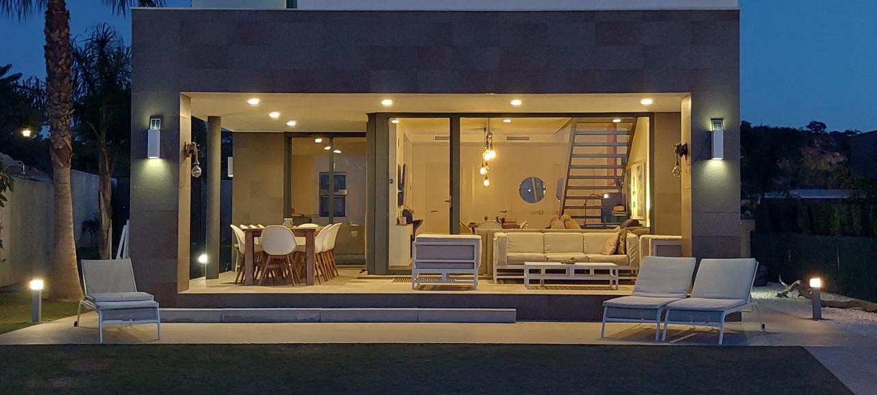 2260-Luxury Villa With Private Pool And Seaview Манилва Экстерьер фото