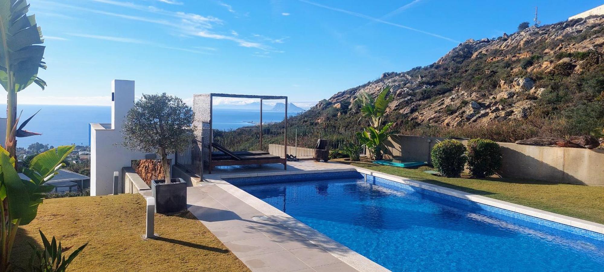 2260-Luxury Villa With Private Pool And Seaview Манилва Экстерьер фото